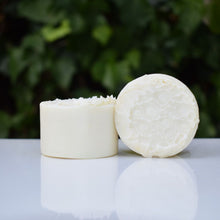 Load image into Gallery viewer, Olive &amp; Oatmilk Castile Soap with Loofah
