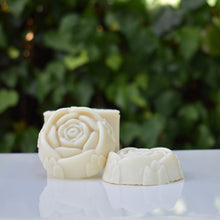 Load image into Gallery viewer, Olive and Oatmilk Soap available at The Loofah Patch
