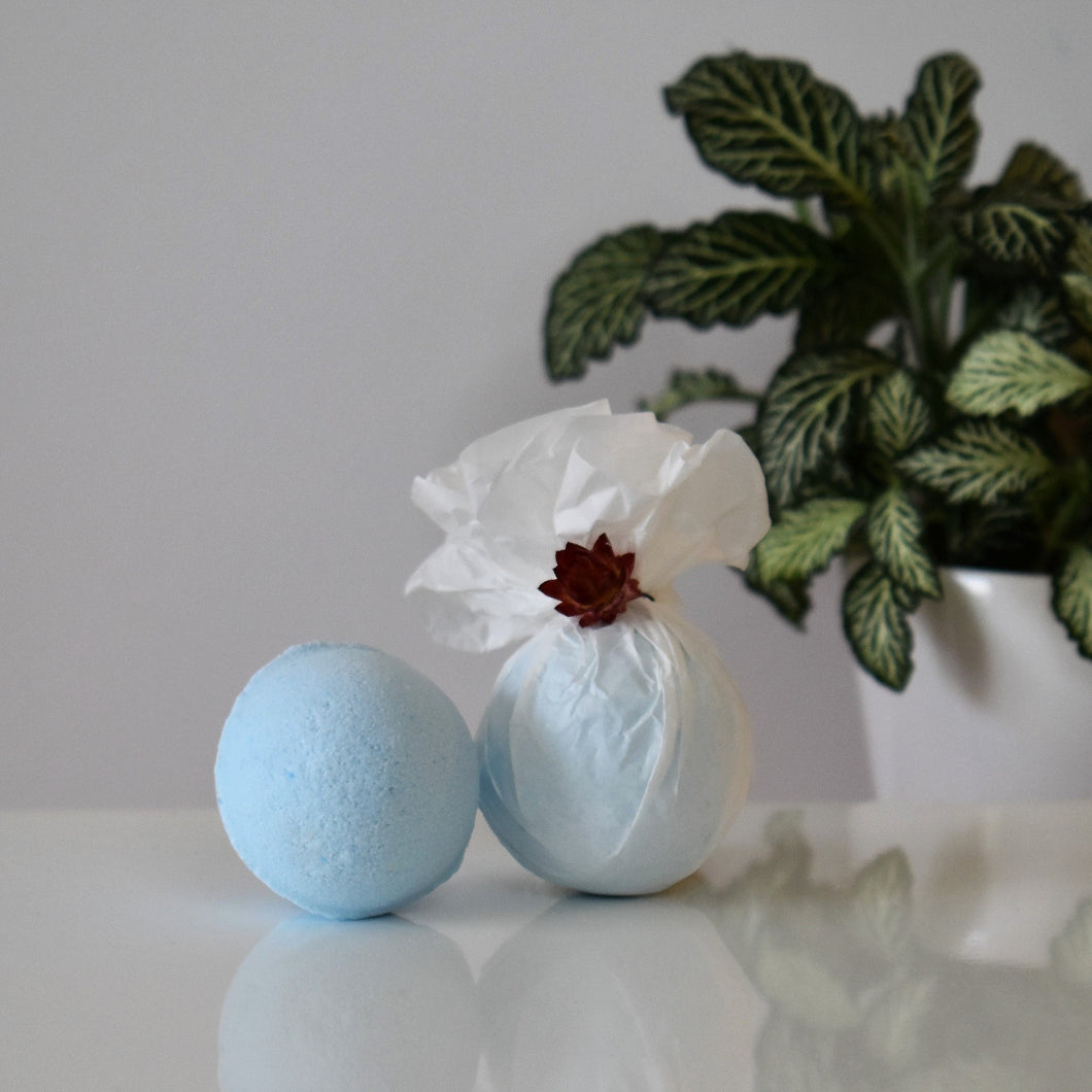 Detox bath bomb with essential oils | The Loofah Patch