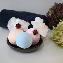 Load image into Gallery viewer, bathbombs | The Loofah Patch
