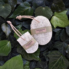 Load image into Gallery viewer, Small loofah soap saver bag pictured with larger loofah soap pocket. Made in NZ by The Loofah Patch
